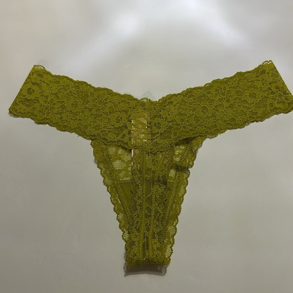 โจ๐NWT Victoria's Secret Lace Thong Panty S/P - Chartreuse Green โจ๐ - Picture 12 of 16